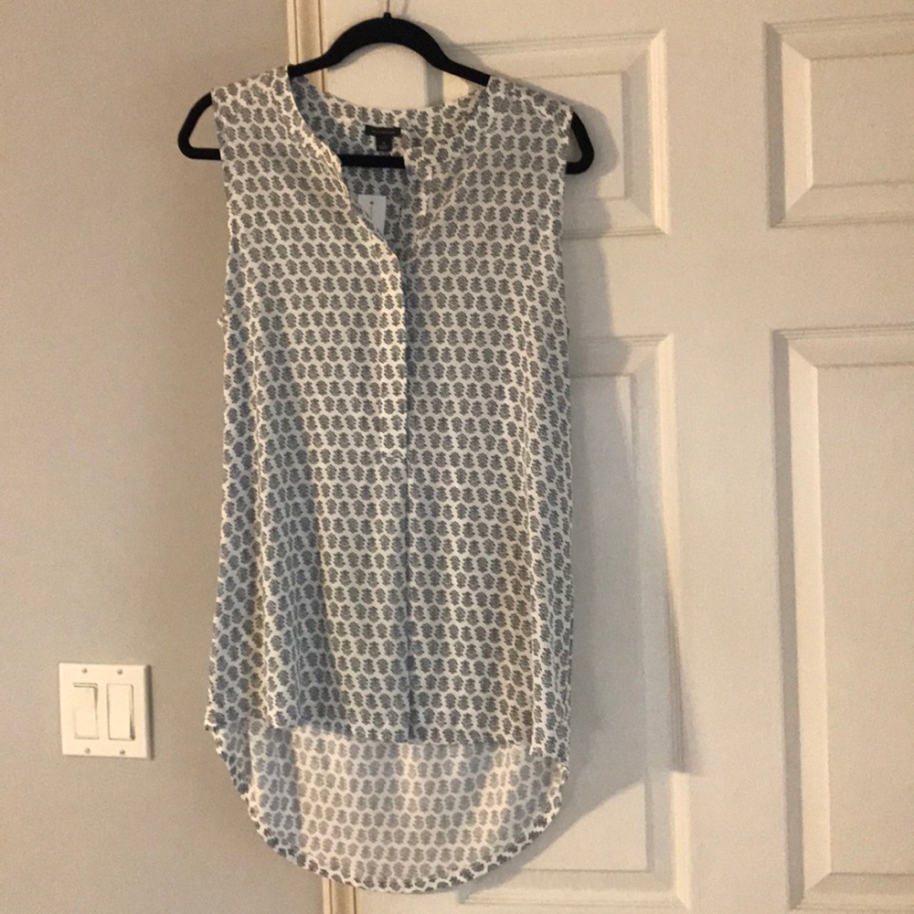Ann Taylor sleeveless top